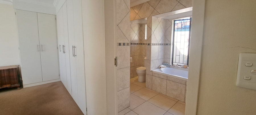 To Let 3 Bedroom Property for Rent in Weltevreden Park Gauteng