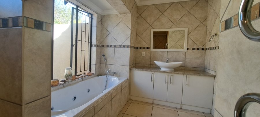 To Let 3 Bedroom Property for Rent in Weltevreden Park Gauteng