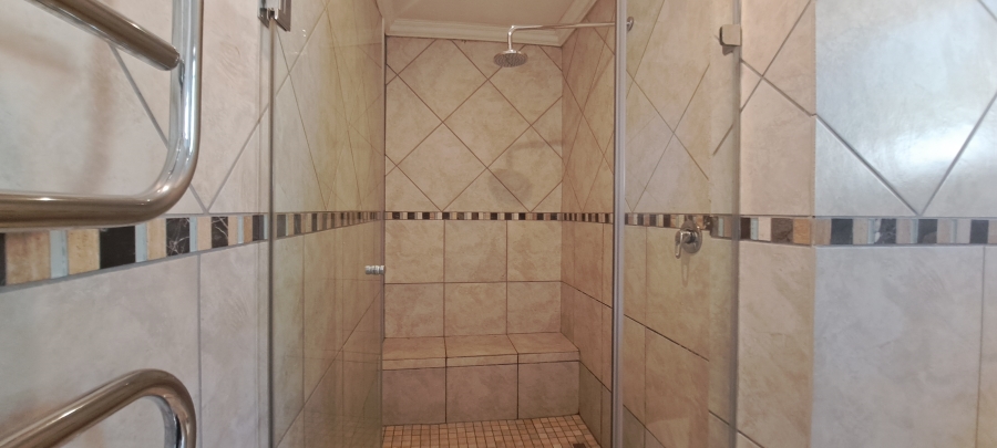 To Let 3 Bedroom Property for Rent in Weltevreden Park Gauteng