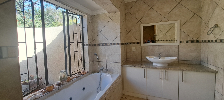 To Let 3 Bedroom Property for Rent in Weltevreden Park Gauteng