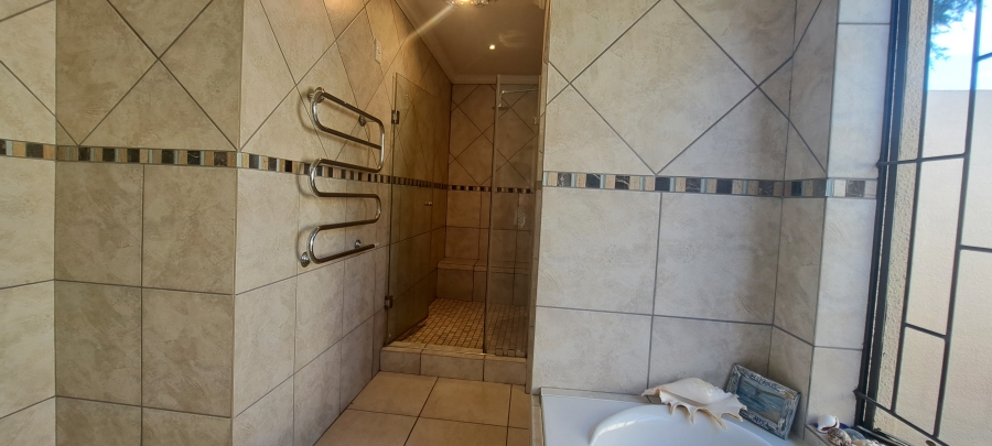 To Let 3 Bedroom Property for Rent in Weltevreden Park Gauteng