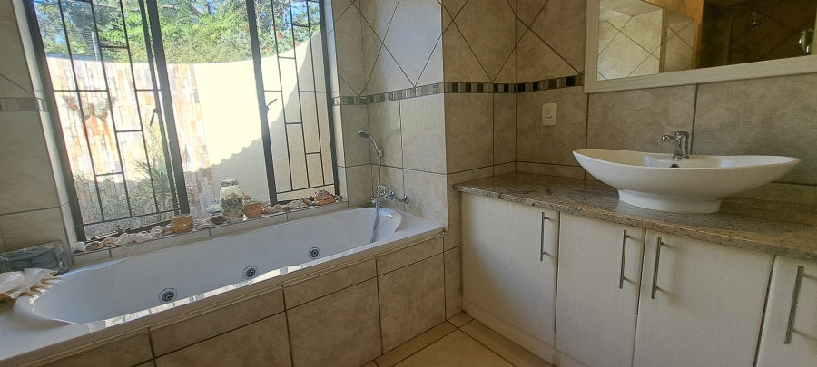 To Let 3 Bedroom Property for Rent in Weltevreden Park Gauteng