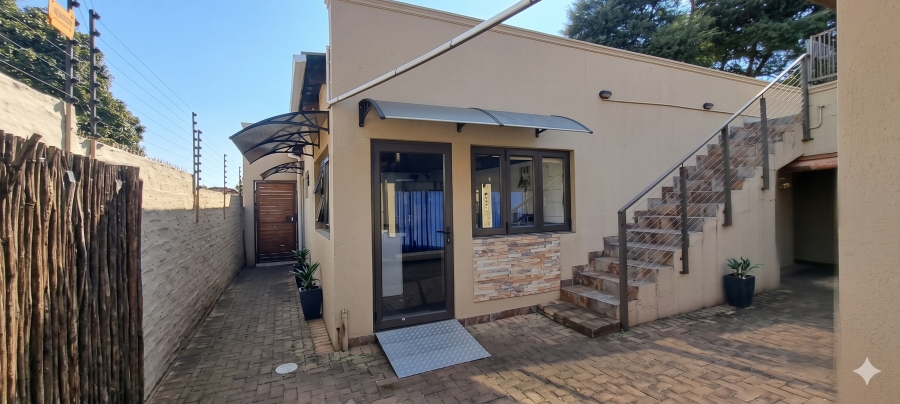 To Let 3 Bedroom Property for Rent in Weltevreden Park Gauteng