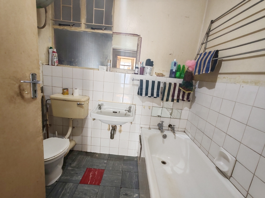 2 Bedroom Property for Sale in Gezina Gauteng