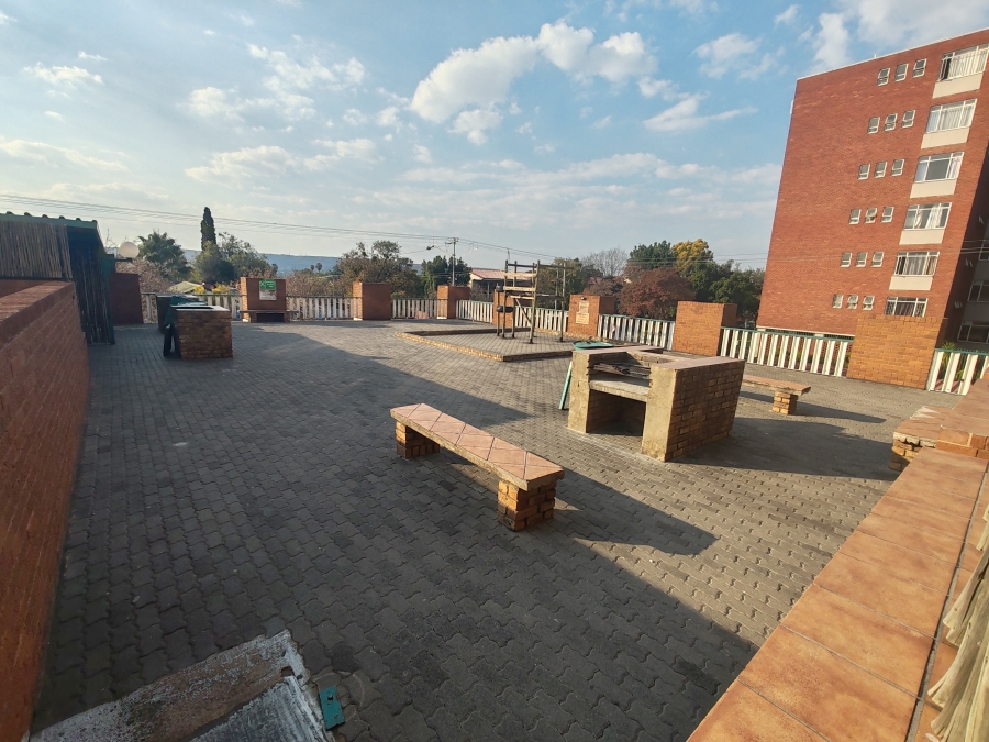 2 Bedroom Property for Sale in Gezina Gauteng