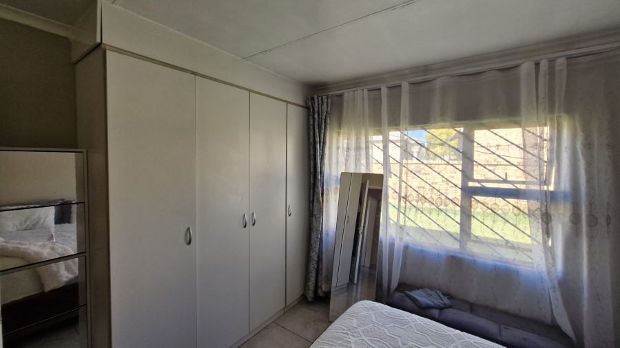 3 Bedroom Property for Sale in Dunnottar Gauteng
