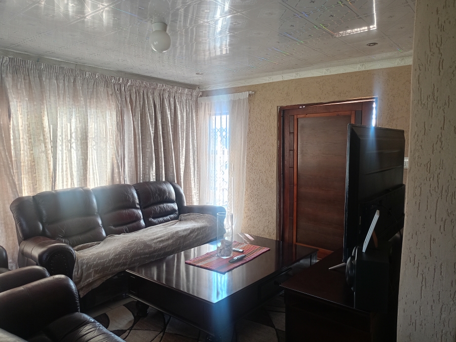 3 Bedroom Property for Sale in Unitas Park Gauteng
