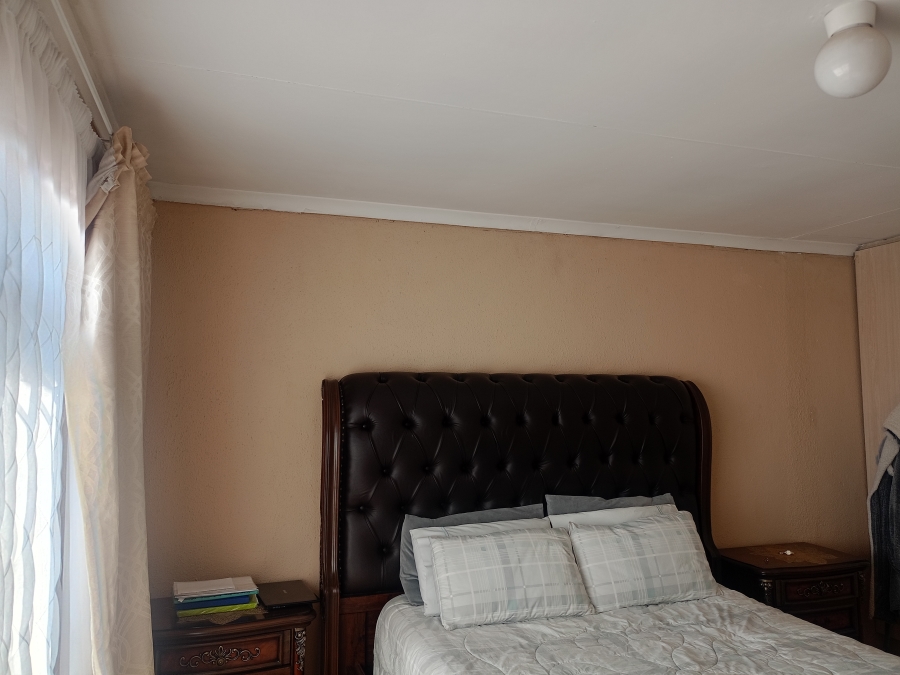 3 Bedroom Property for Sale in Unitas Park Gauteng