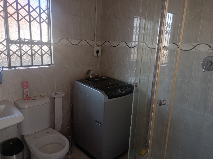 3 Bedroom Property for Sale in Unitas Park Gauteng