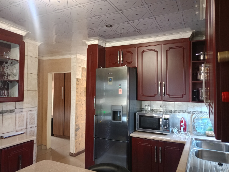 3 Bedroom Property for Sale in Unitas Park Gauteng