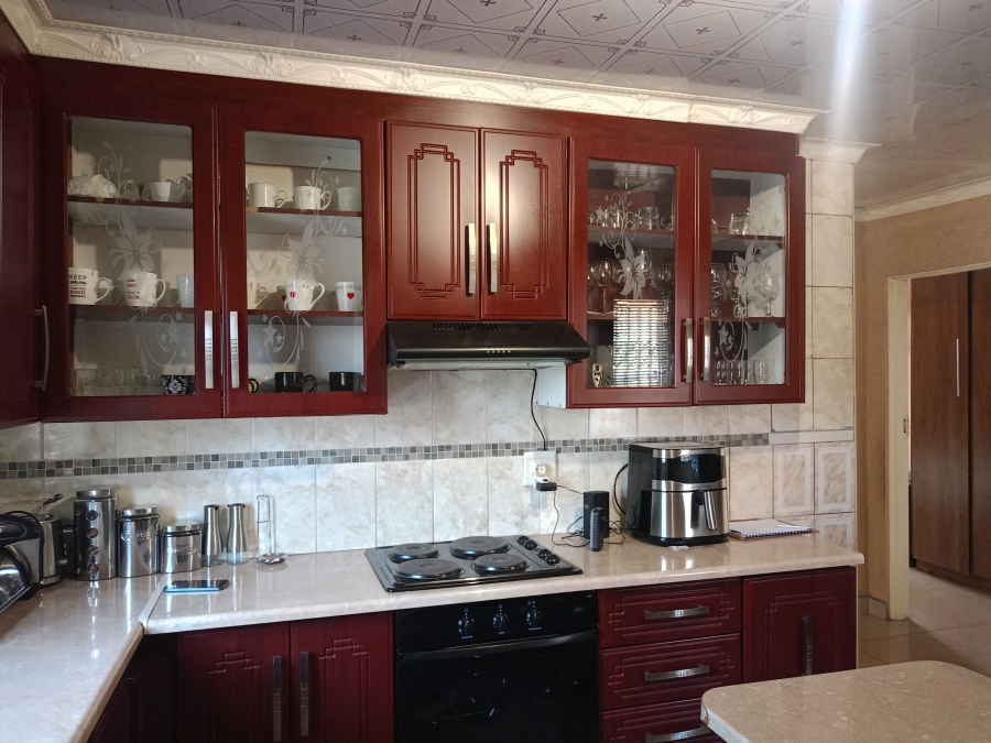 3 Bedroom Property for Sale in Unitas Park Gauteng