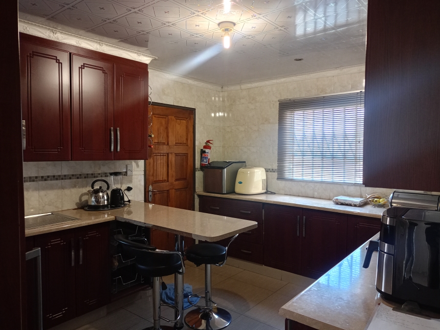 3 Bedroom Property for Sale in Unitas Park Gauteng