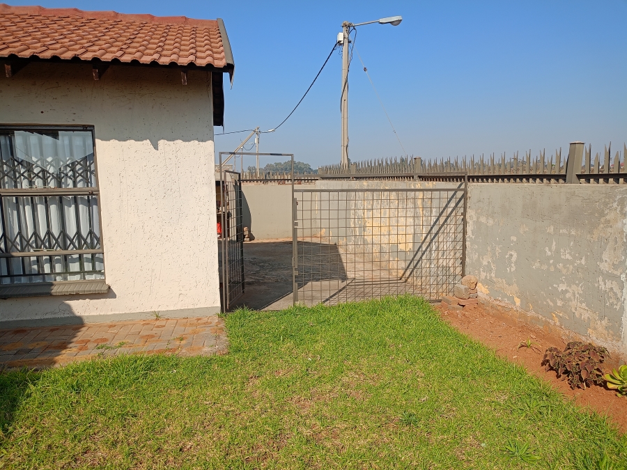 3 Bedroom Property for Sale in Unitas Park Gauteng