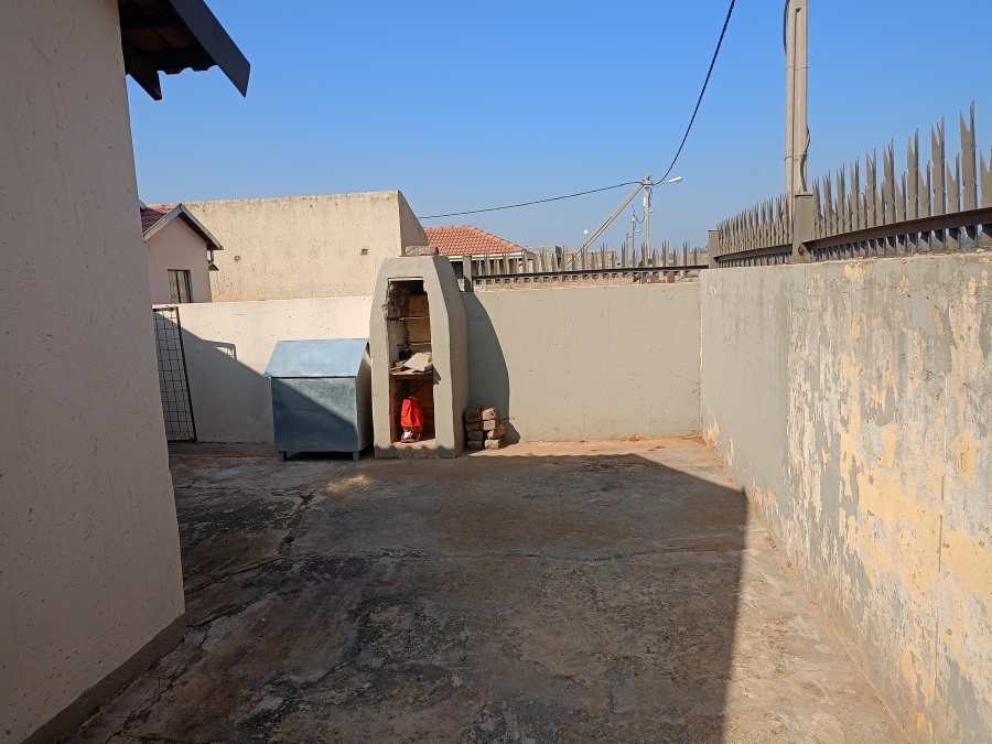 3 Bedroom Property for Sale in Unitas Park Gauteng