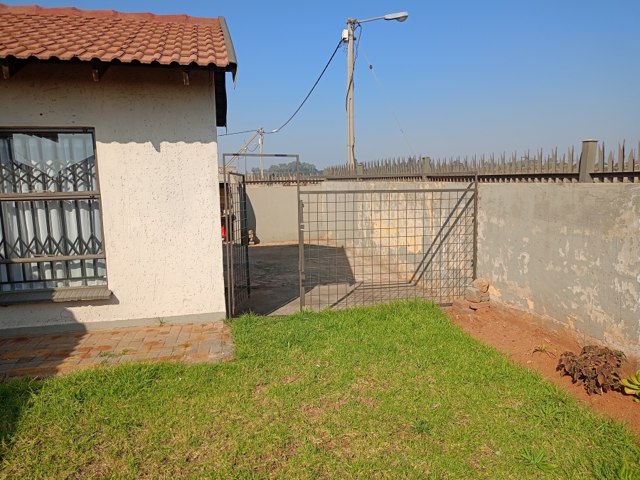 3 Bedroom Property for Sale in Unitas Park Gauteng