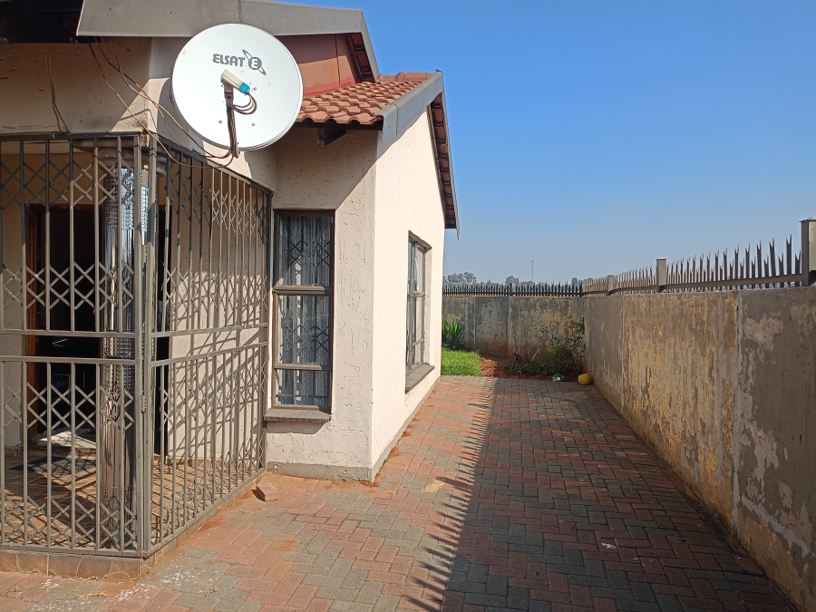 3 Bedroom Property for Sale in Unitas Park Gauteng
