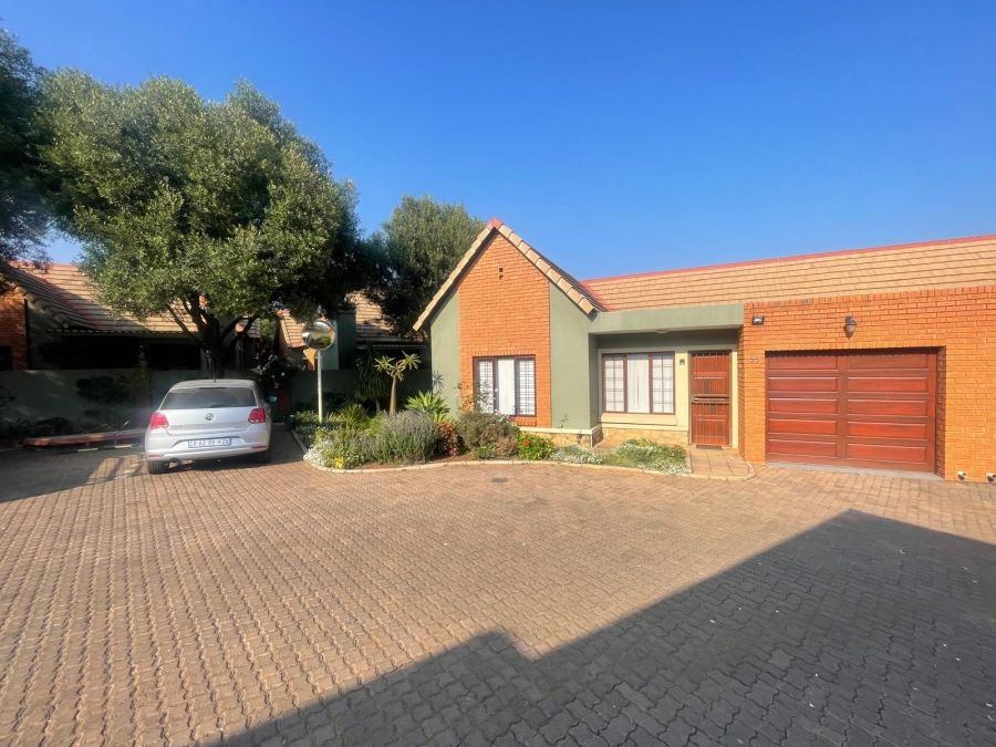 2 Bedroom Property for Sale in Olympus AH Gauteng