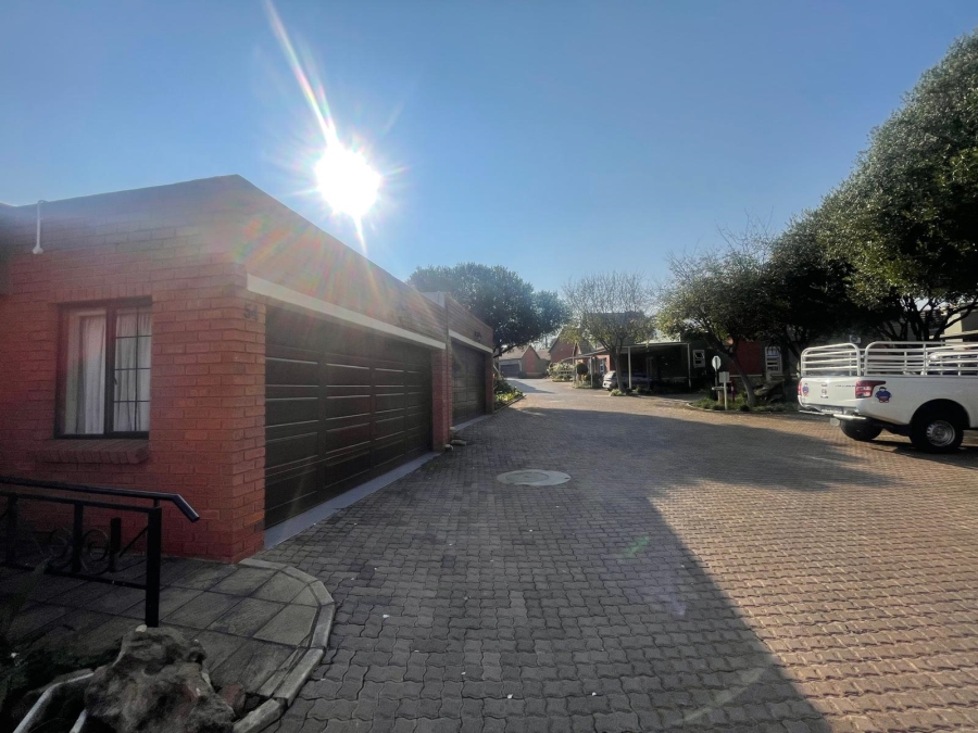 2 Bedroom Property for Sale in Olympus AH Gauteng
