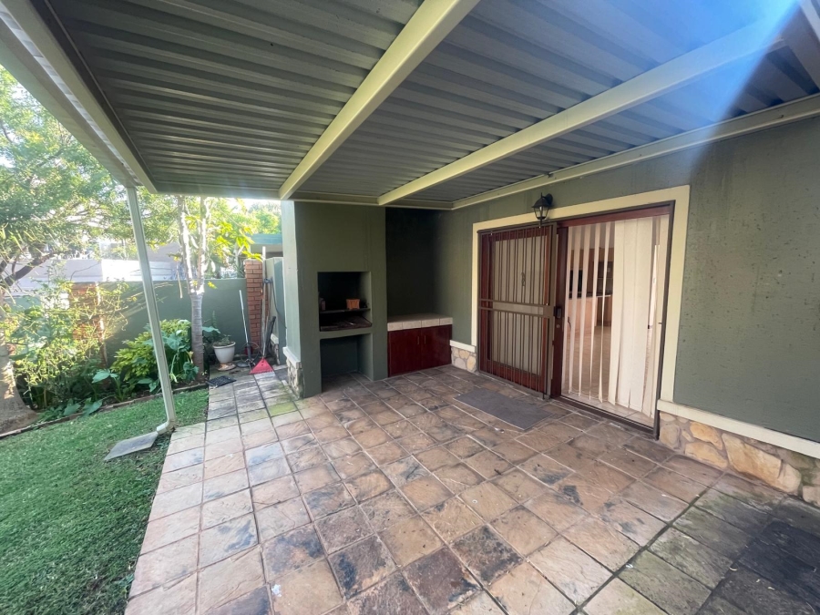 2 Bedroom Property for Sale in Olympus AH Gauteng