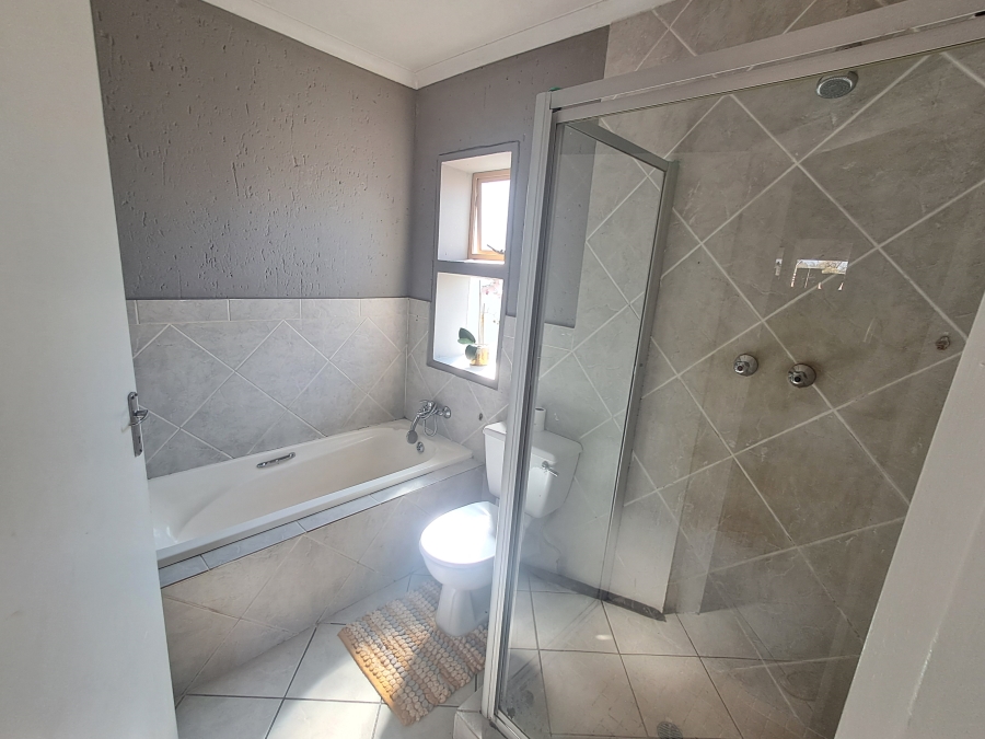 2 Bedroom Property for Sale in Winchester Hills Gauteng