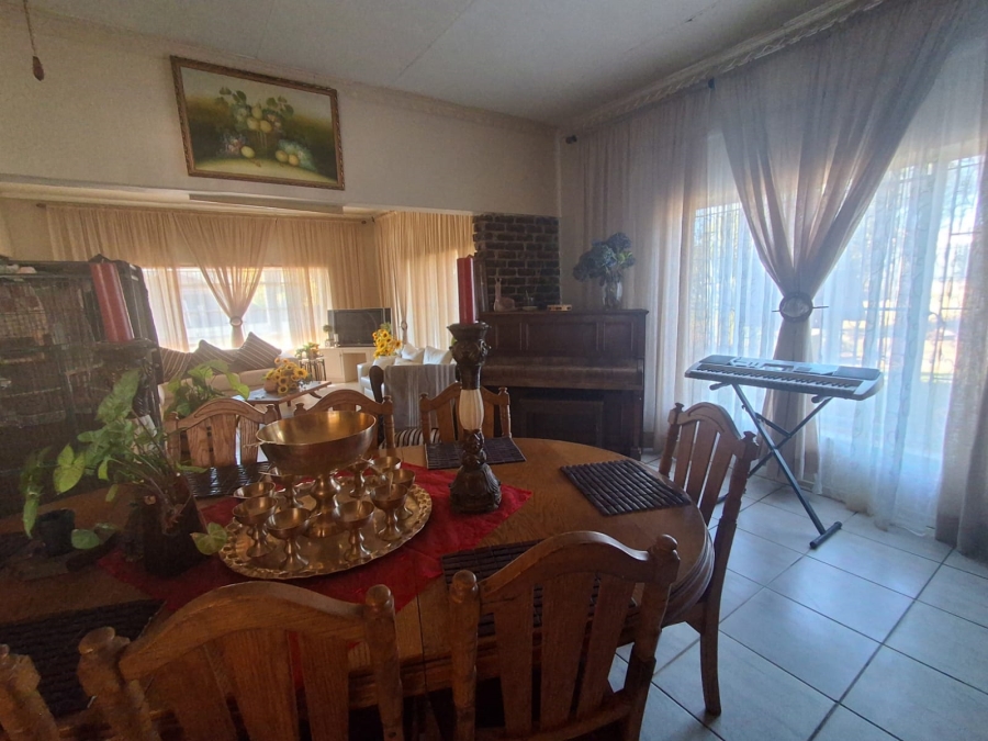 5 Bedroom Property for Sale in Fochville Gauteng