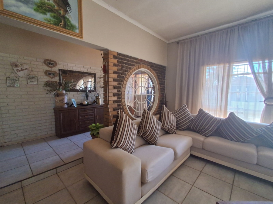 5 Bedroom Property for Sale in Fochville Gauteng