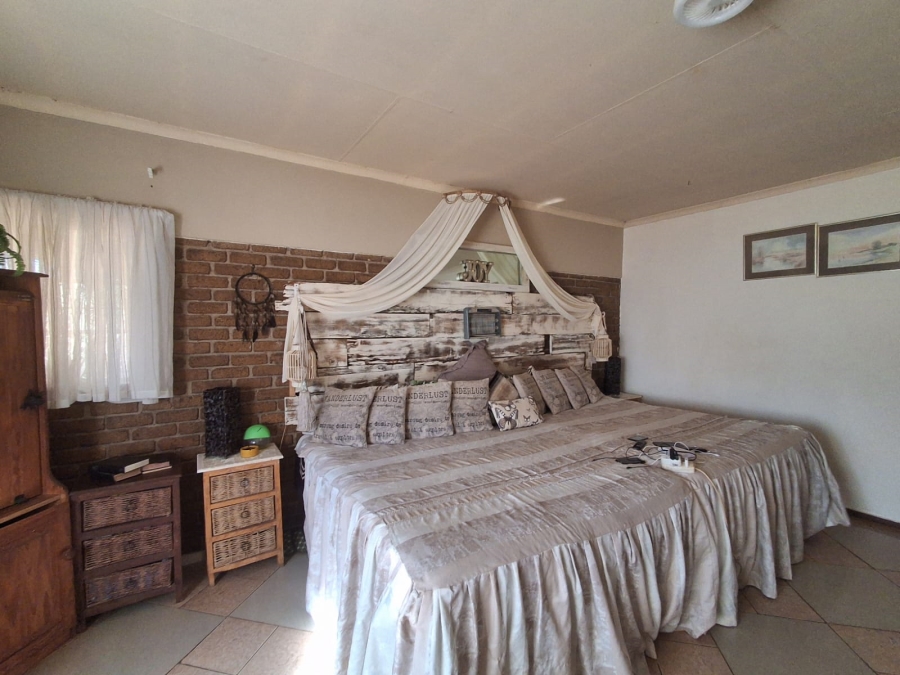 5 Bedroom Property for Sale in Fochville Gauteng