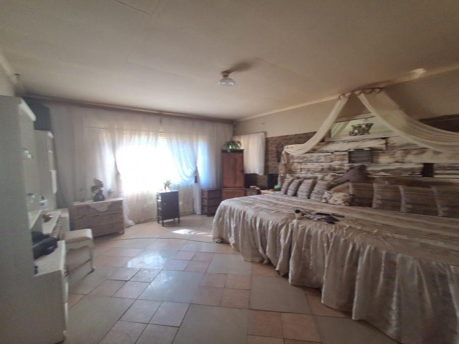 5 Bedroom Property for Sale in Fochville Gauteng