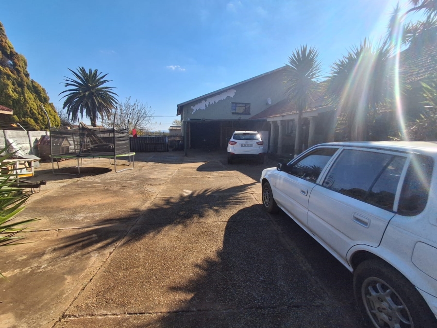 5 Bedroom Property for Sale in Fochville Gauteng