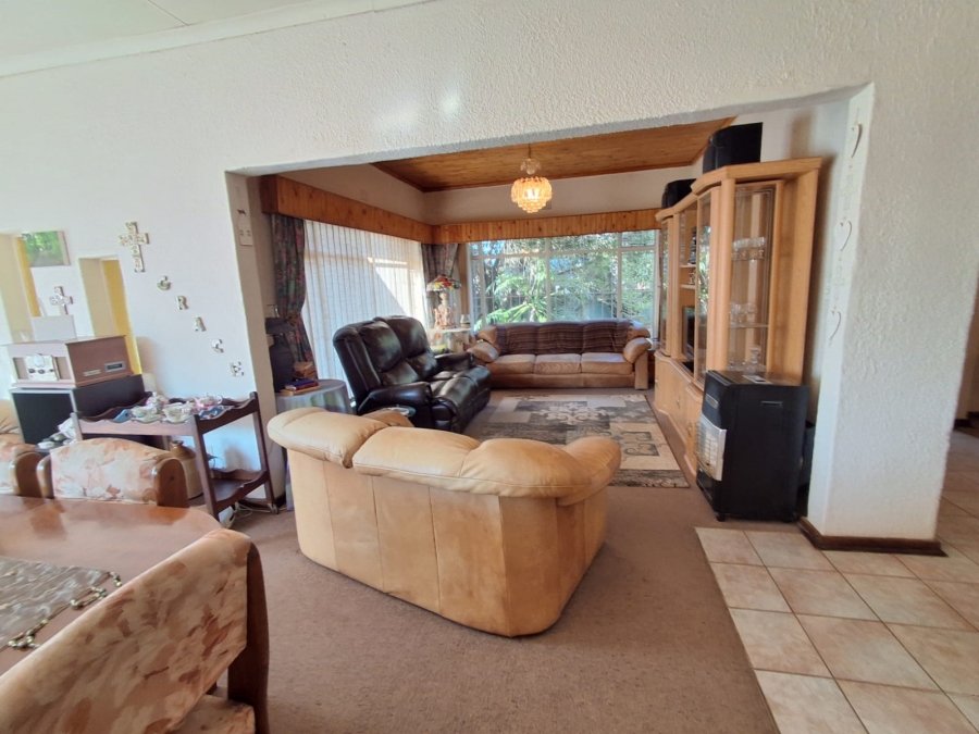 3 Bedroom Property for Sale in Helikonpark Gauteng