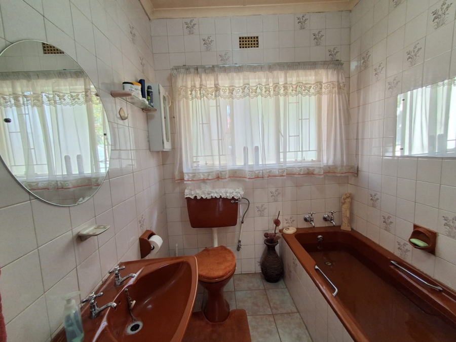 3 Bedroom Property for Sale in Helikonpark Gauteng