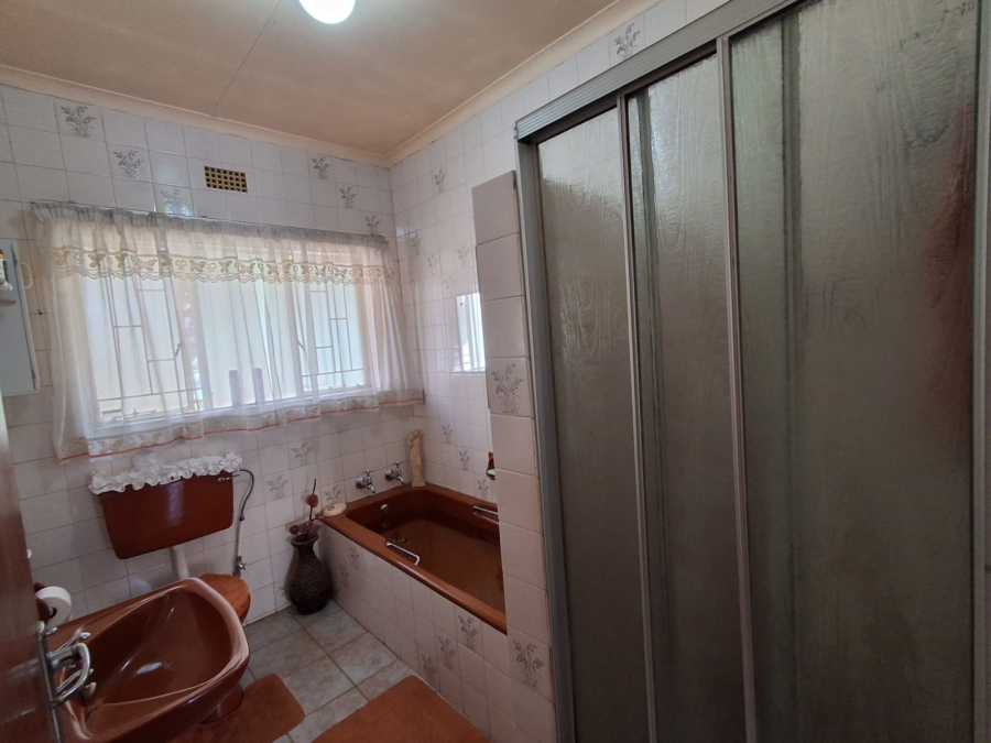 3 Bedroom Property for Sale in Helikonpark Gauteng
