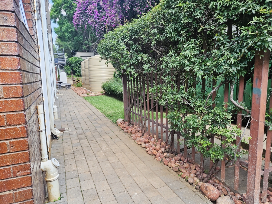 To Let 3 Bedroom Property for Rent in Dunkeld Gauteng