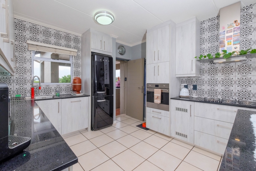 1 Bedroom Property for Sale in Bryanston Gauteng