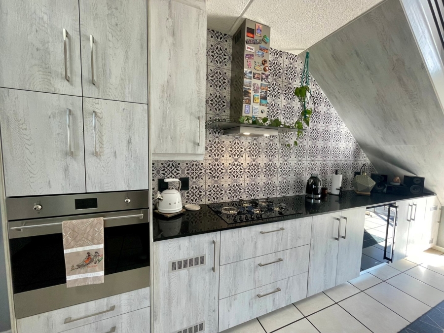 1 Bedroom Property for Sale in Bryanston Gauteng