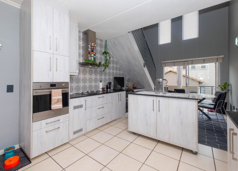 1 Bedroom Property for Sale in Bryanston Gauteng