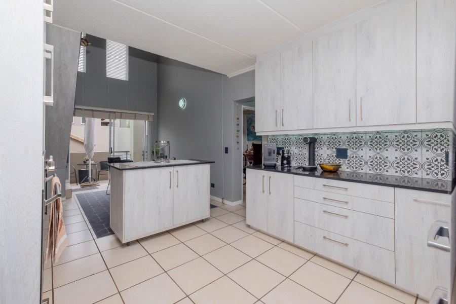 1 Bedroom Property for Sale in Bryanston Gauteng
