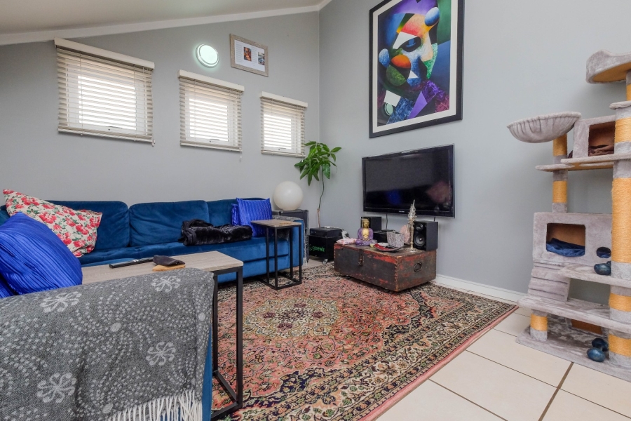 1 Bedroom Property for Sale in Bryanston Gauteng