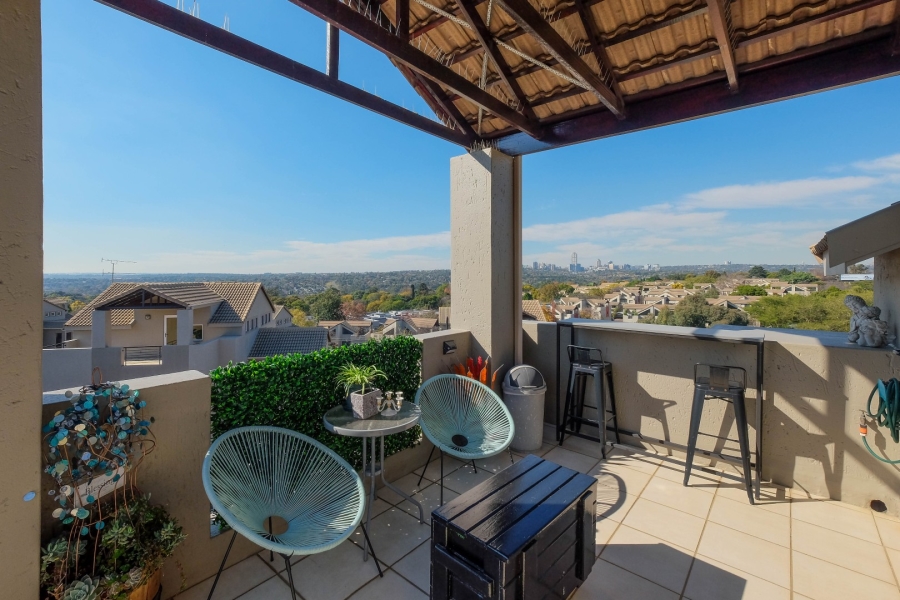 1 Bedroom Property for Sale in Bryanston Gauteng
