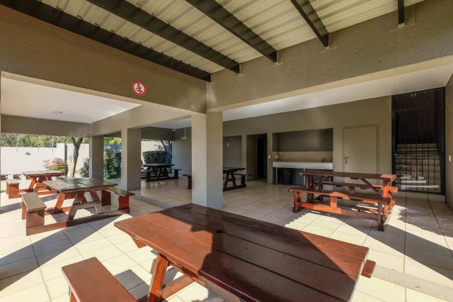 1 Bedroom Property for Sale in Bryanston Gauteng