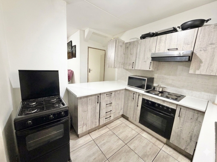 2 Bedroom Property for Sale in Annlin Gauteng