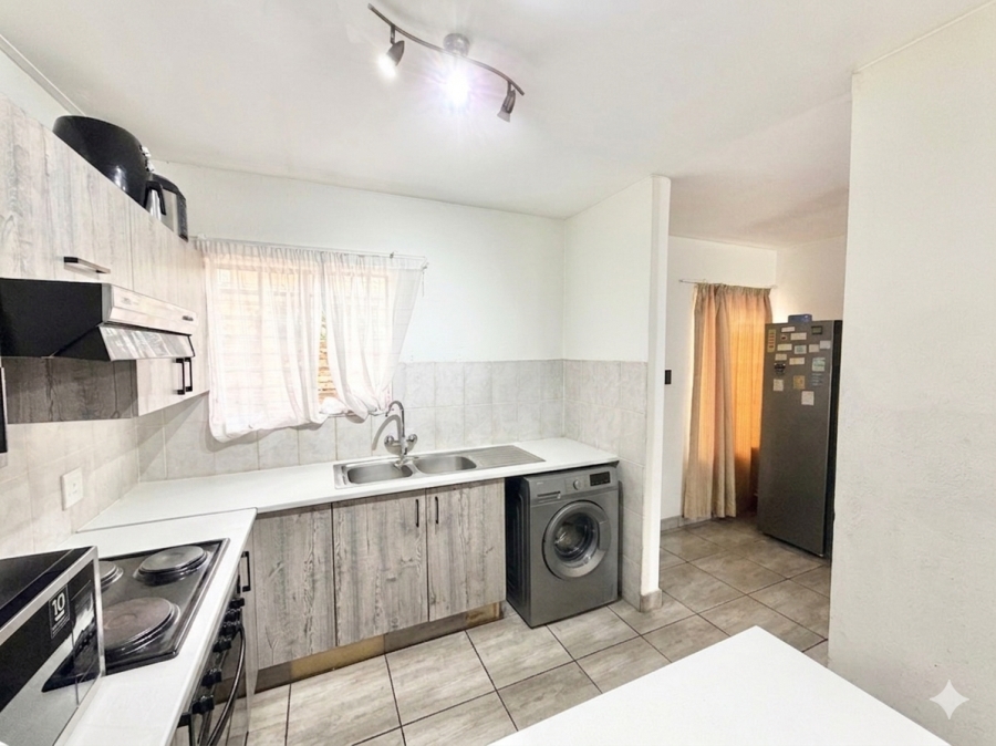 2 Bedroom Property for Sale in Annlin Gauteng