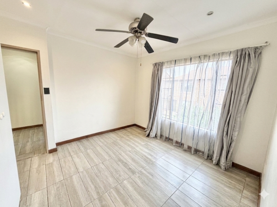2 Bedroom Property for Sale in Annlin Gauteng