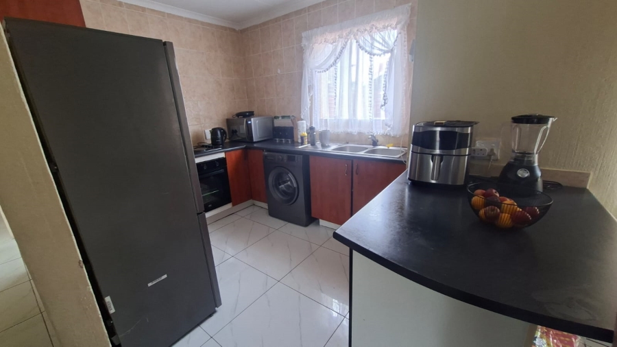 2 Bedroom Property for Sale in West Village Gauteng