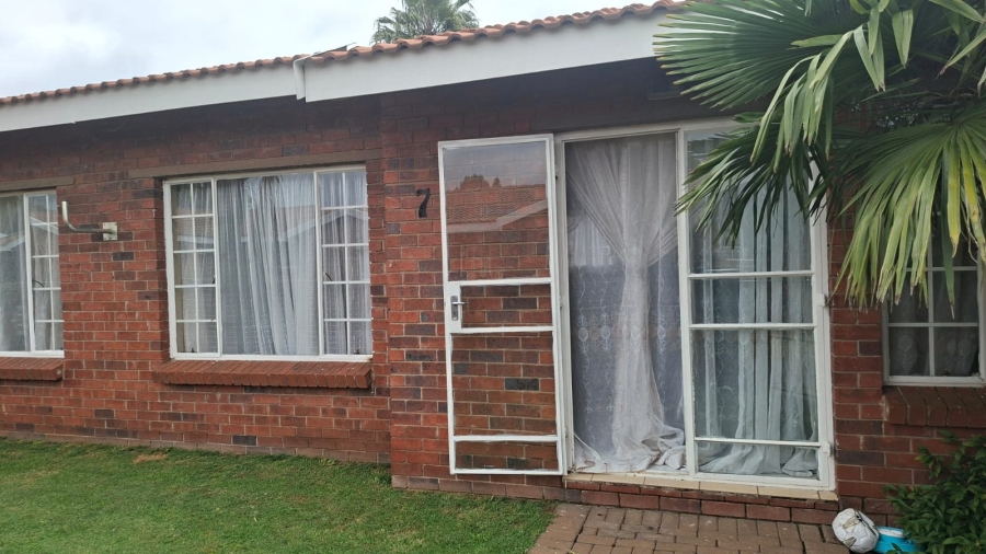 2 Bedroom Property for Sale in West Village Gauteng