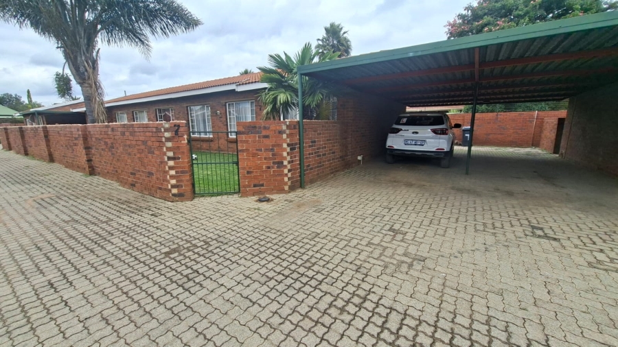 2 Bedroom Property for Sale in West Village Gauteng