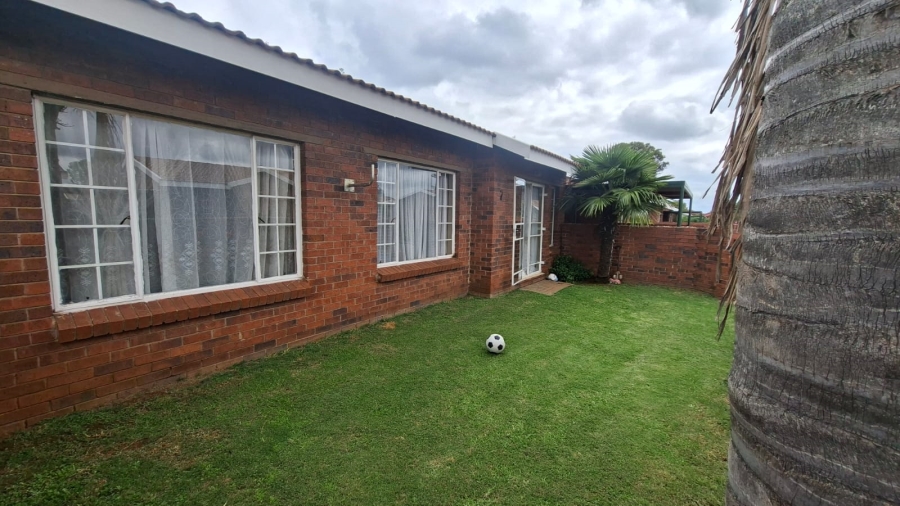 2 Bedroom Property for Sale in West Village Gauteng