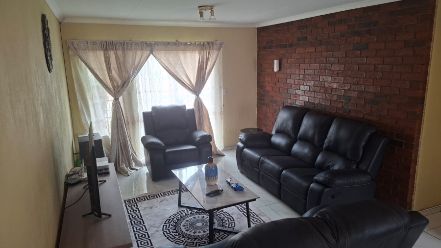 2 Bedroom Property for Sale in West Village Gauteng