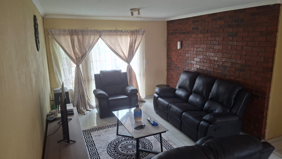 2 Bedroom Property for Sale in West Village Gauteng