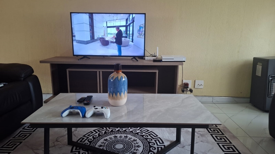 2 Bedroom Property for Sale in West Village Gauteng